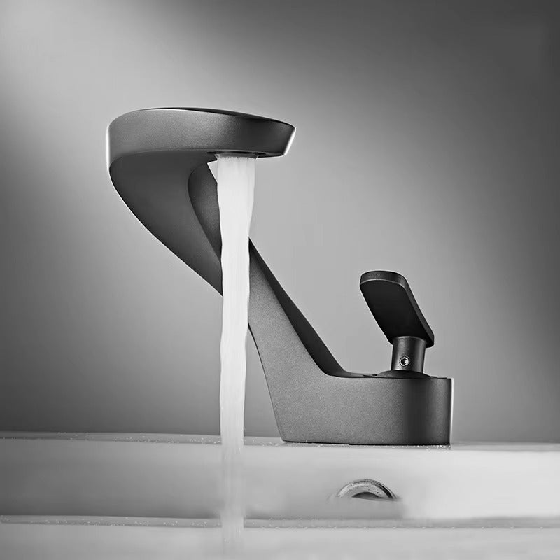 Luxury Bathroom Faucet Curve Style Single Handle Mixer Brass Deck Mounted