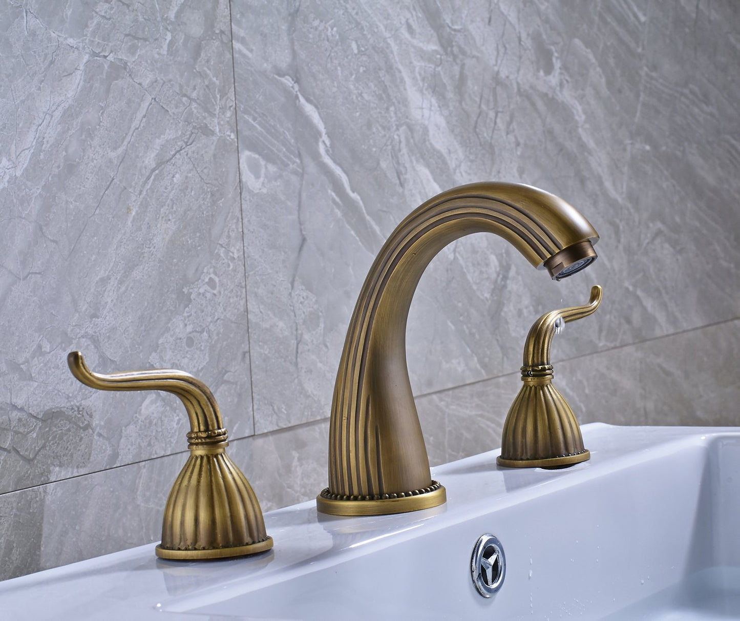 Widespread Three Holes Bathroom Sink Faucet Two Handles Basin Mixer Tap Solid Brass