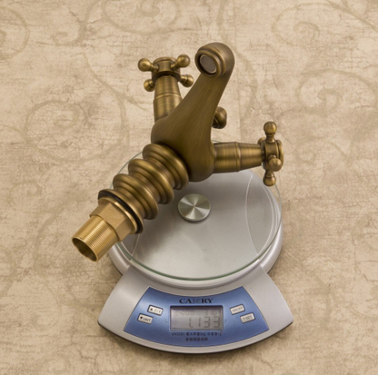 Bathroom Single Hole Antique Brass Basin Faucet