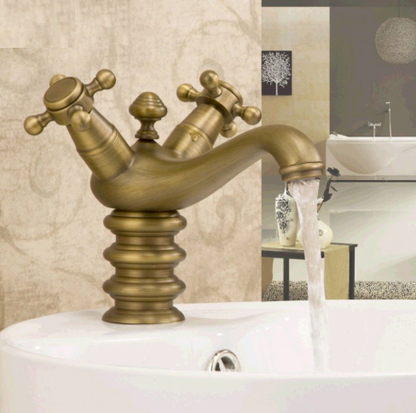 Bathroom Single Hole Antique Brass Basin Faucet