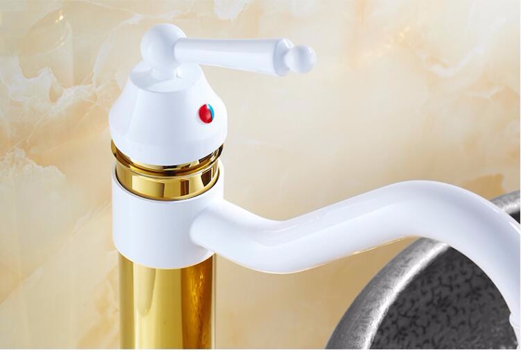 Hot & Cold Bathtub Water Faucet 