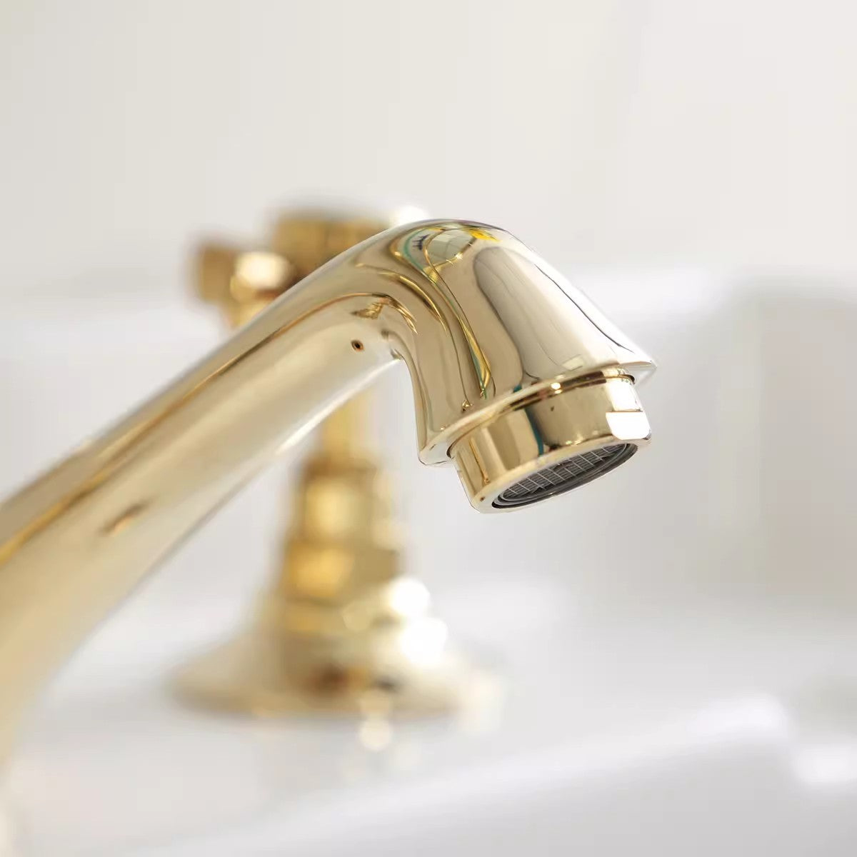 Juno American Style Widespread Brass Dual Handle 8-Inch Bathroom Basin Faucet