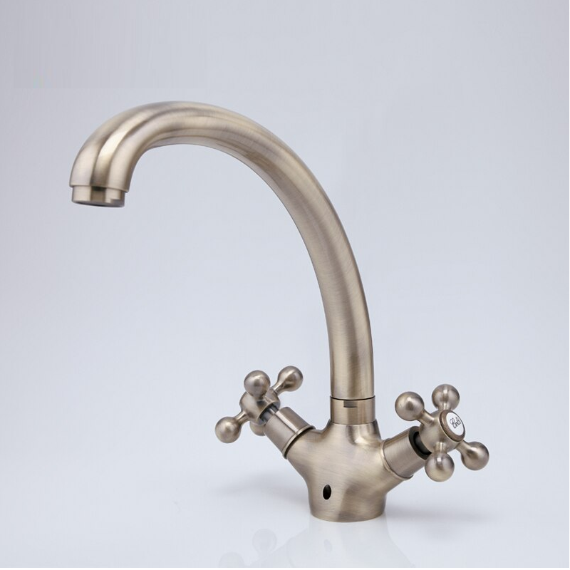 Rotatable dual handle kitchen faucet