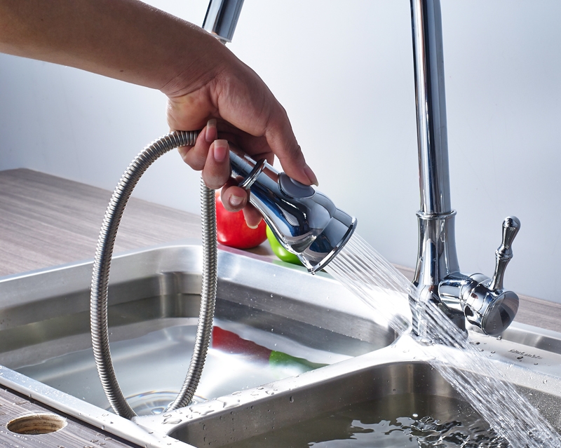 Square Base Single Handle 360-Degree Pull Out Curved Kitchen Faucet